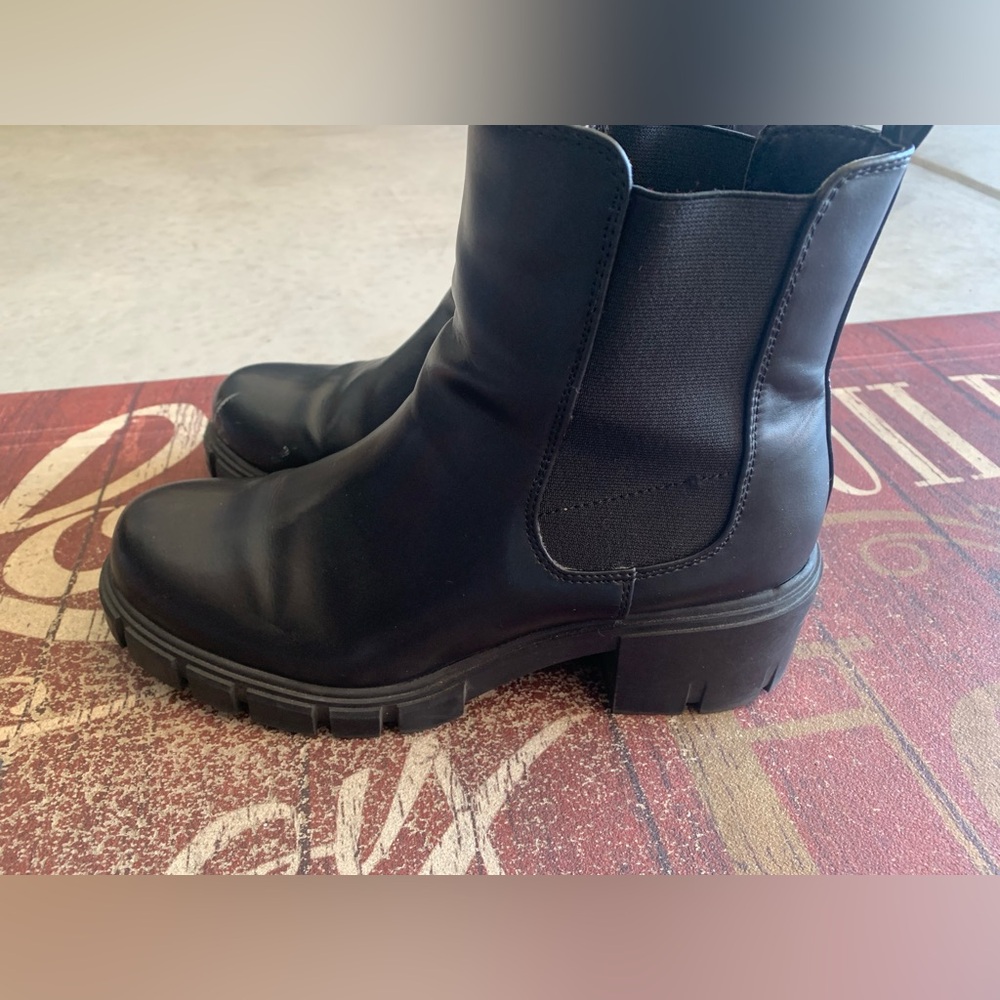 Black madden girl size 10 boots